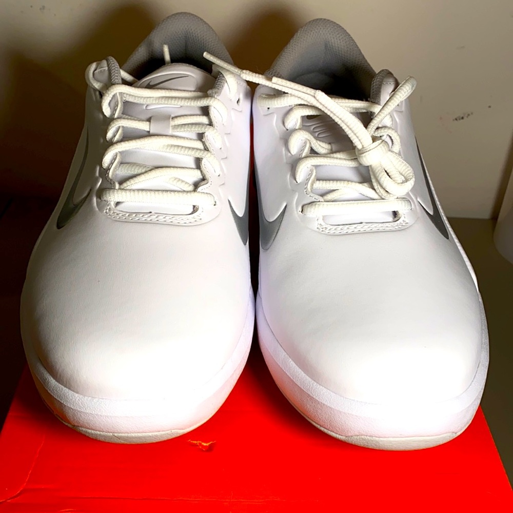 Nike Vapor golf shoes White/Metallic Silver Size 9 Wide